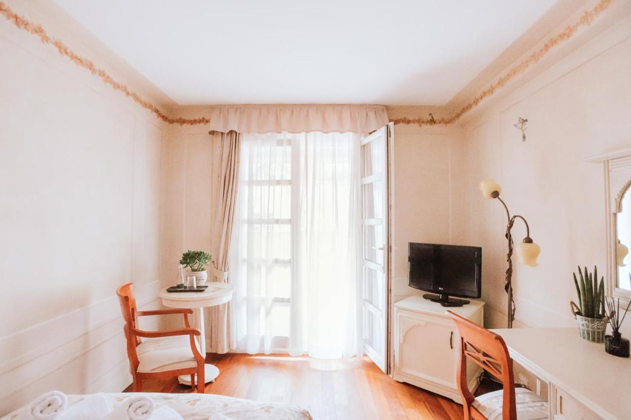 Villa Toscana Warszawa Екстериор снимка