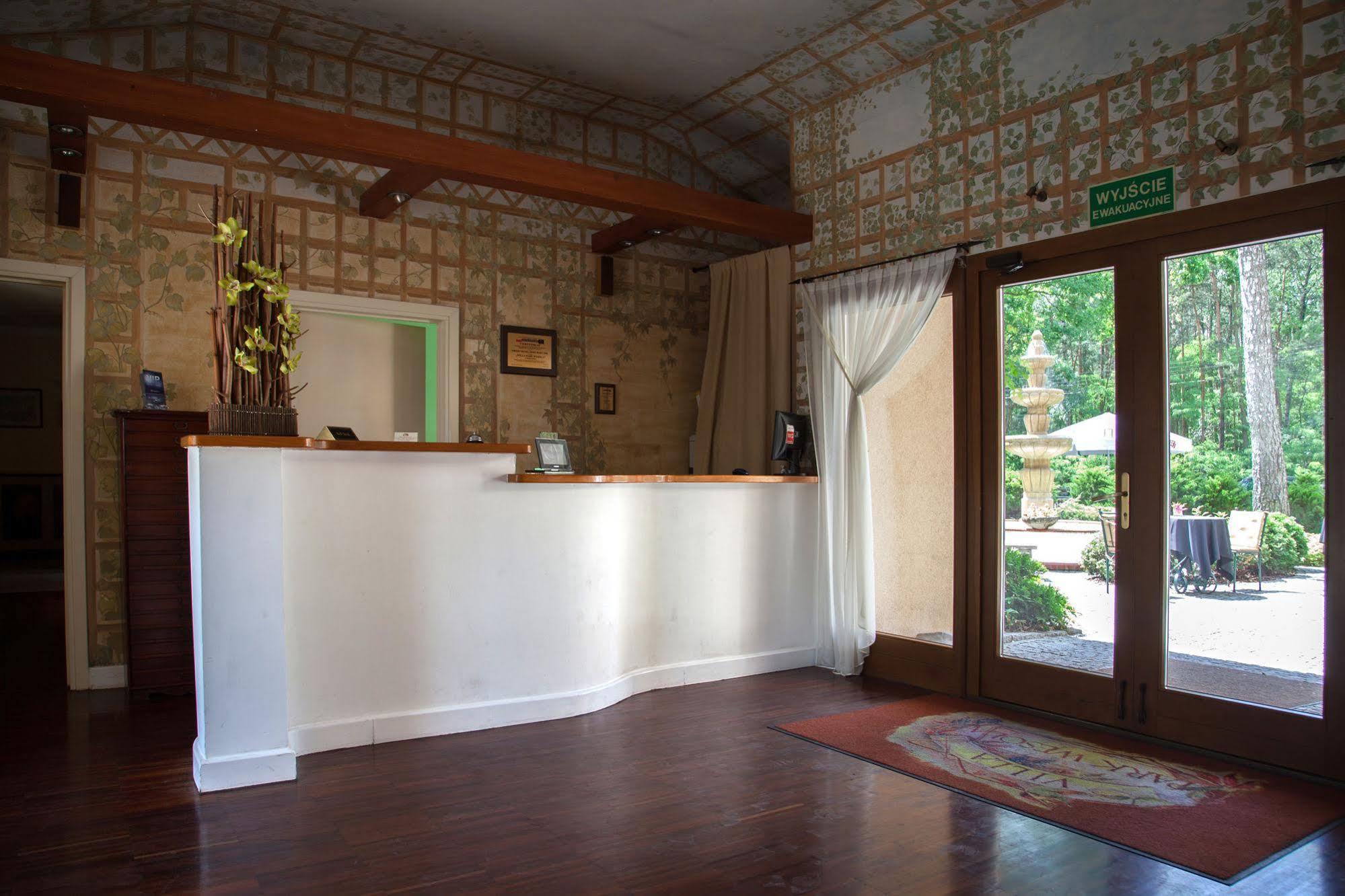 Villa Toscana Warszawa Екстериор снимка